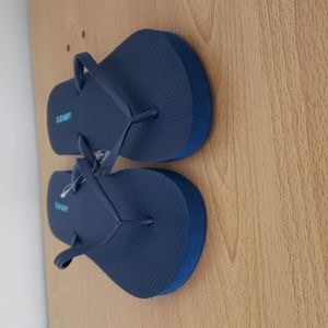 Old navy flip flop woman's size 10